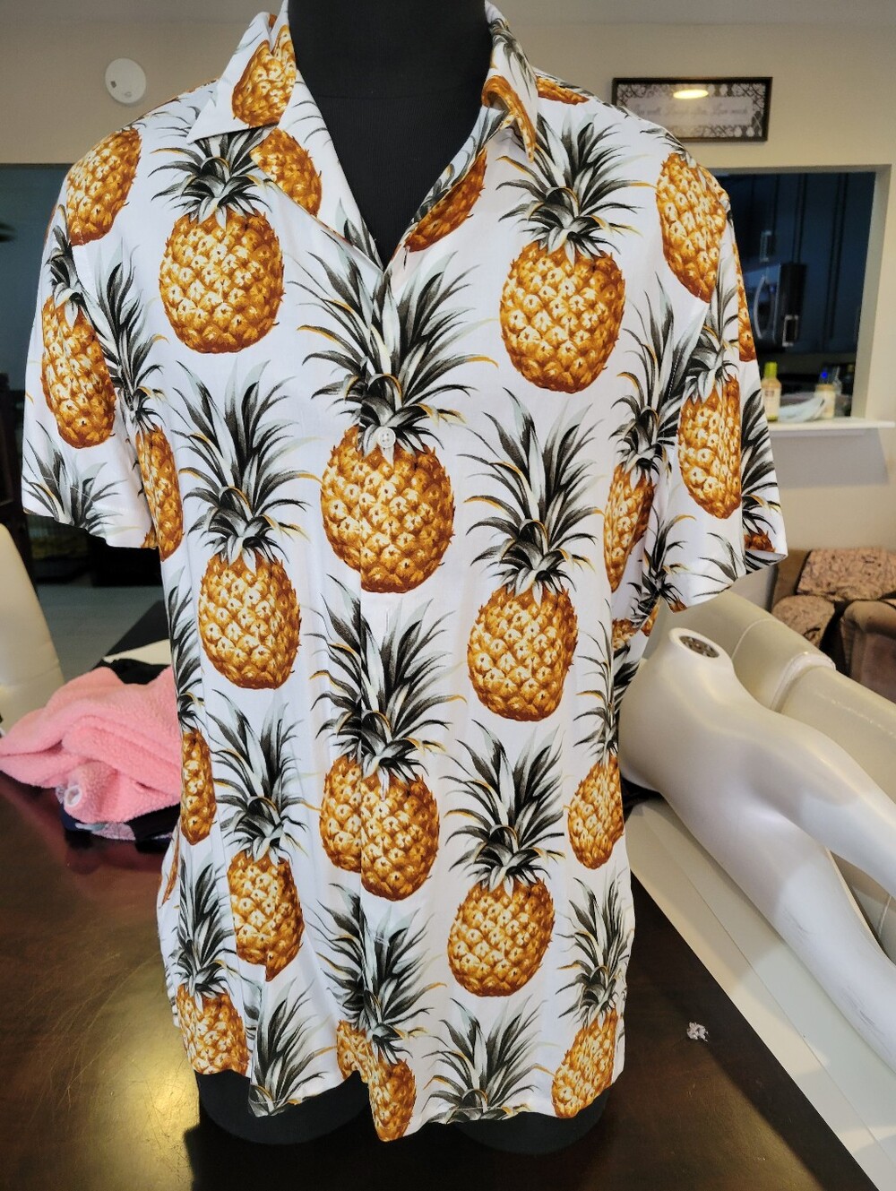 Men's  EXPRESS White Pineapple Print Short-Sleeve Shirt